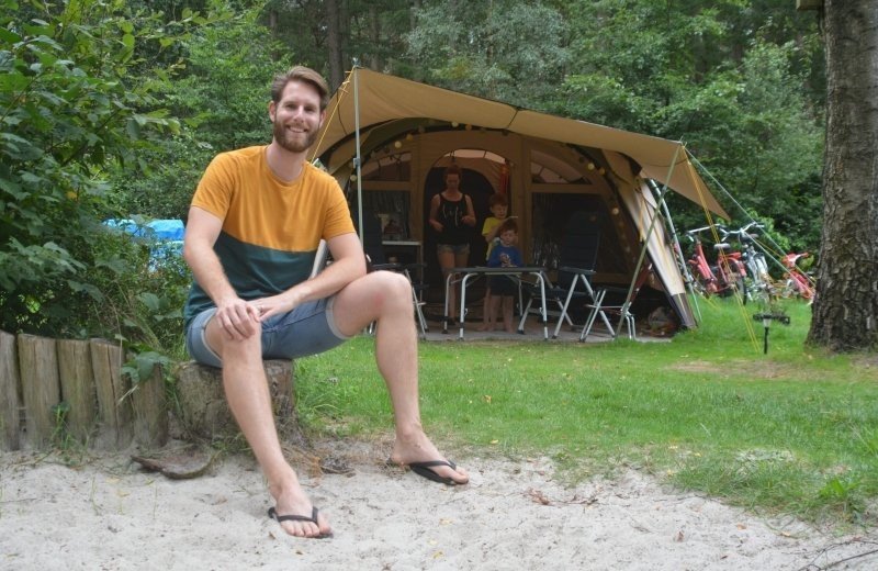 Auf keinen Fall werden wir mit diesen Typen in einem Flugzeug in die Sonne sitzen.