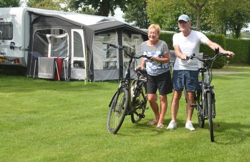 'Camping? Nein, das ist unser Reisepalast!'